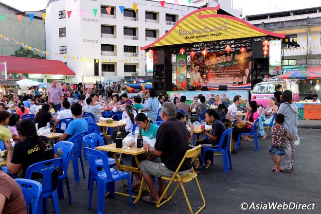 krabi-walking-street-activities-stage