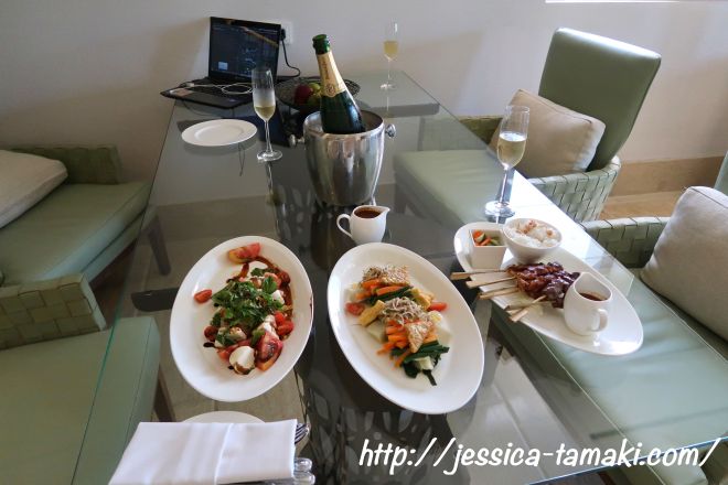 ritz carlton suite bali 5.jpg